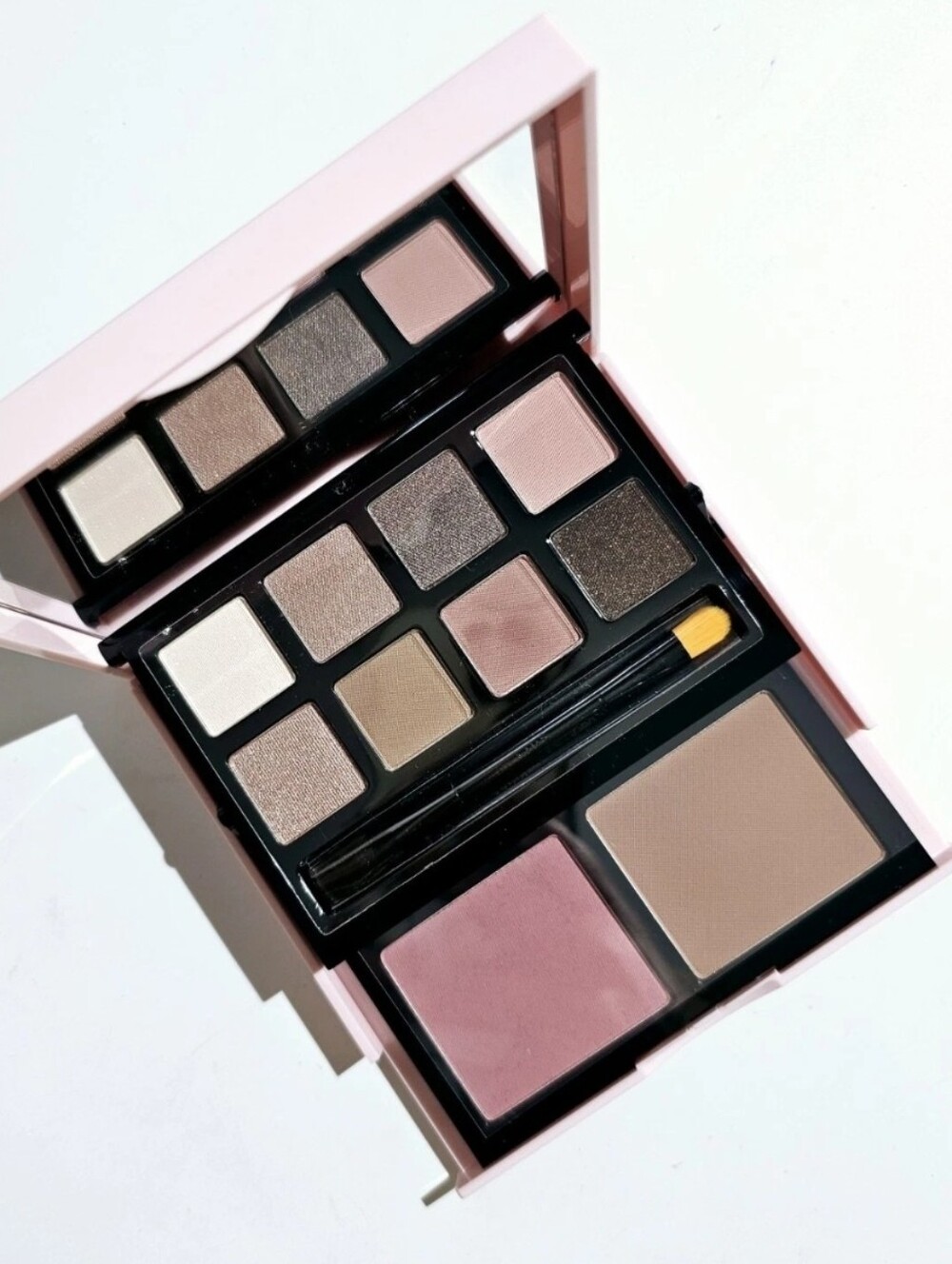 Bobbi Brown Easy Essential Eye & Cheek Palette New - Picture 3 of 5